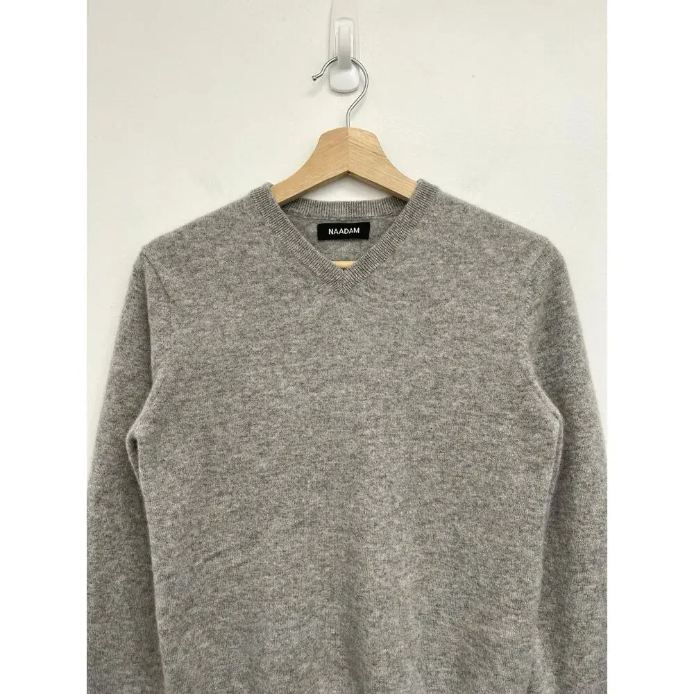 Naadam Men’s 100% Cashmere V-Neck Classic Basic Luxury Soft Sweater - Small